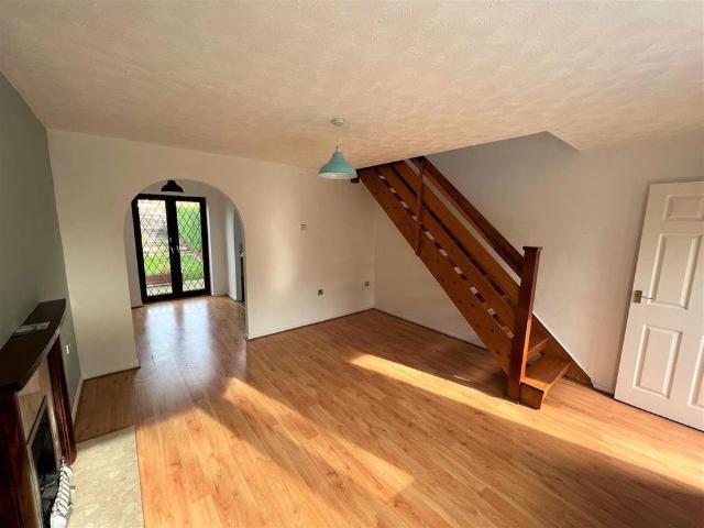 2 bedroom semi detached house to rent