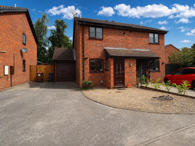2 bedroom semi detached house to rent