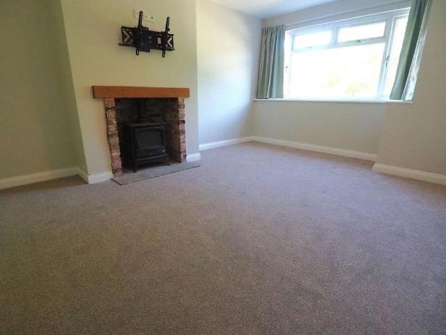 2 bedroom semi detached house to rent
