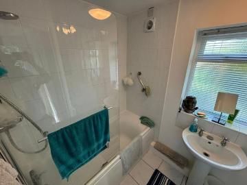 2 bedroom semi detached house to rent