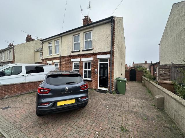 2 bedroom semi detached house to rent