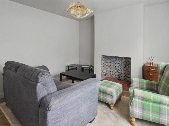 2 bedroom semi detached house to rent