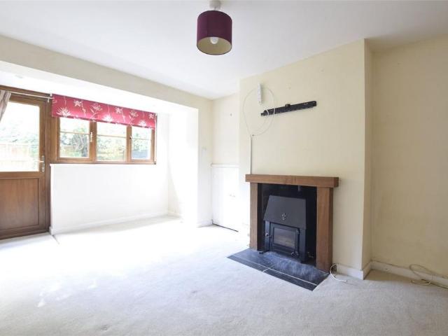 2 bedroom semi detached house to rent