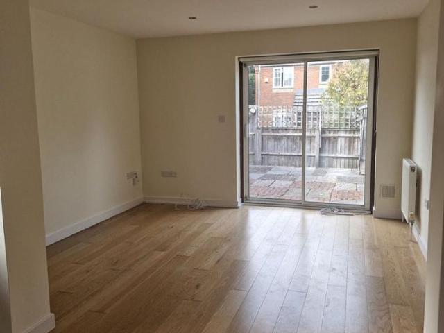 2 bedroom semi detached house to rent