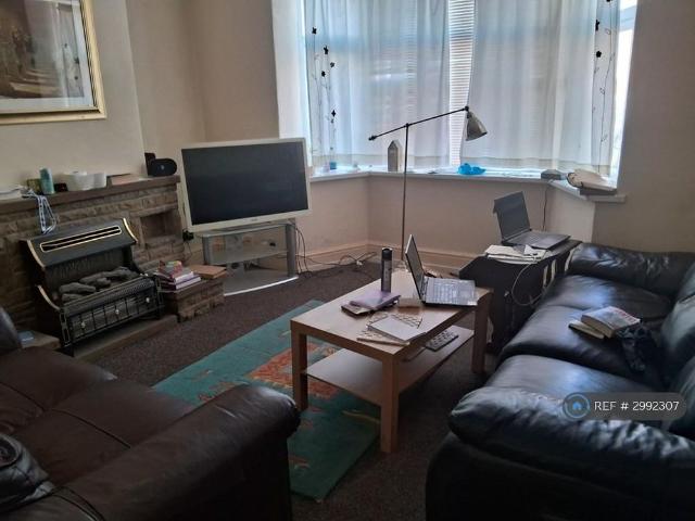 2 bedroom semi detached house to rent