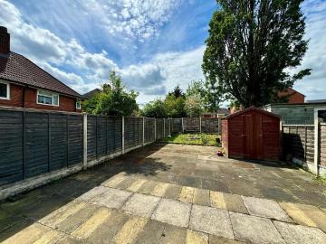 2 bedroom semi detached house to rent