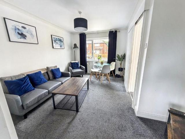 2 bedroom semi detached house to rent