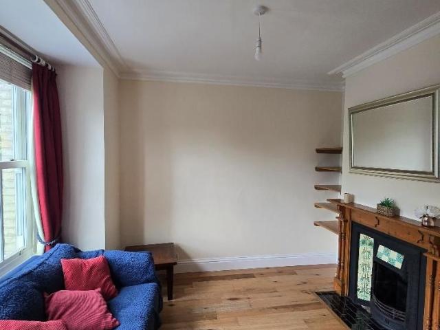 2 bedroom semi detached house to rent