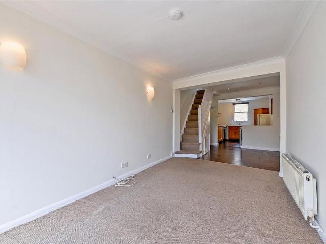2 bedroom semi detached house to rent