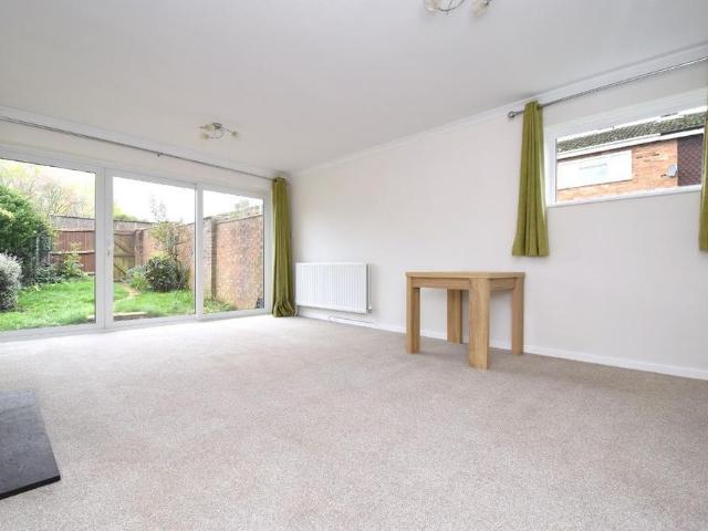 2 bedroom semi detached house to rent