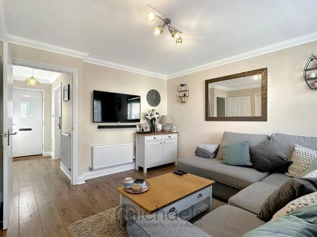 2 bedroom semi detached house to rent