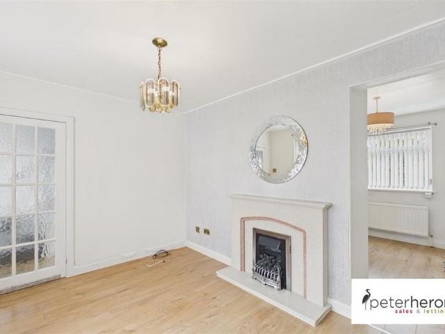 2 bedroom semi detached house to rent