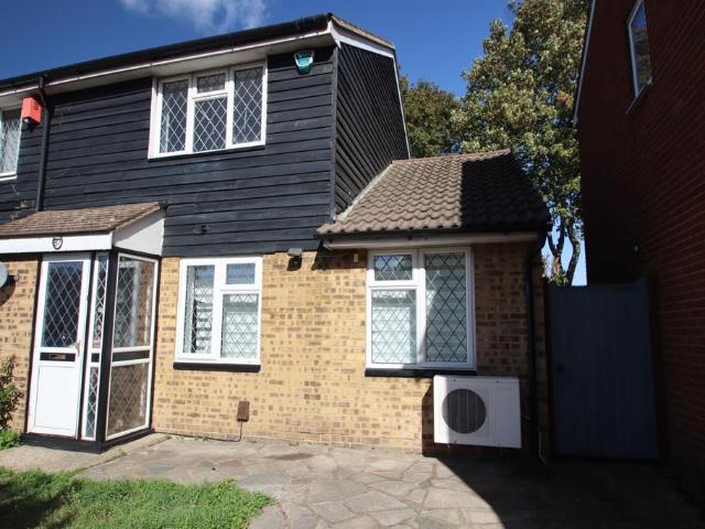 2 bedroom semi detached house to rent