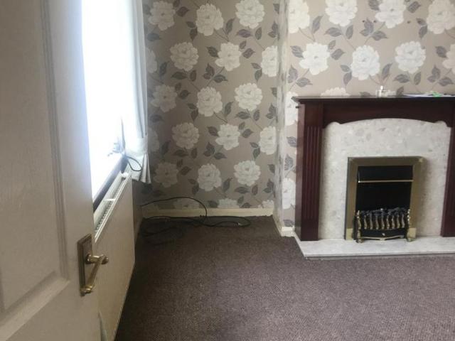 2 bedroom semi detached house to rent