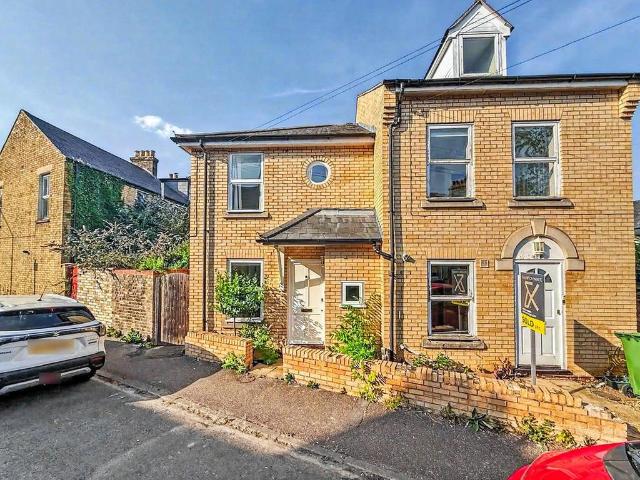 2 bedroom semi detached house to rent