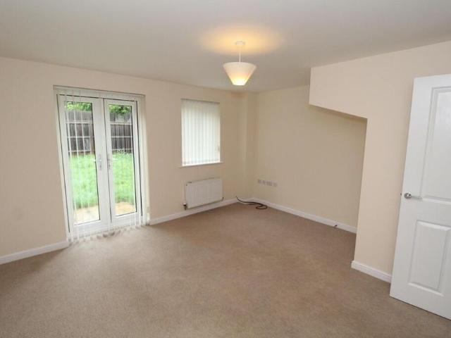 2 bedroom semi detached house to rent