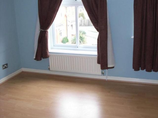 2 bedroom semi detached house to rent