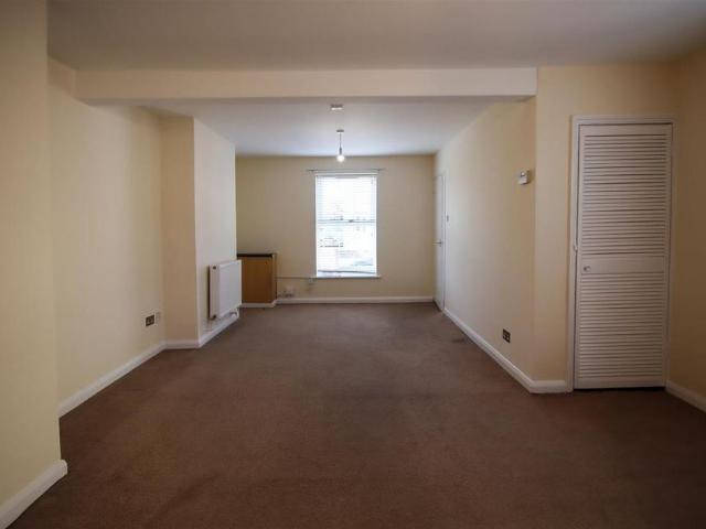2 bedroom semi detached house to rent