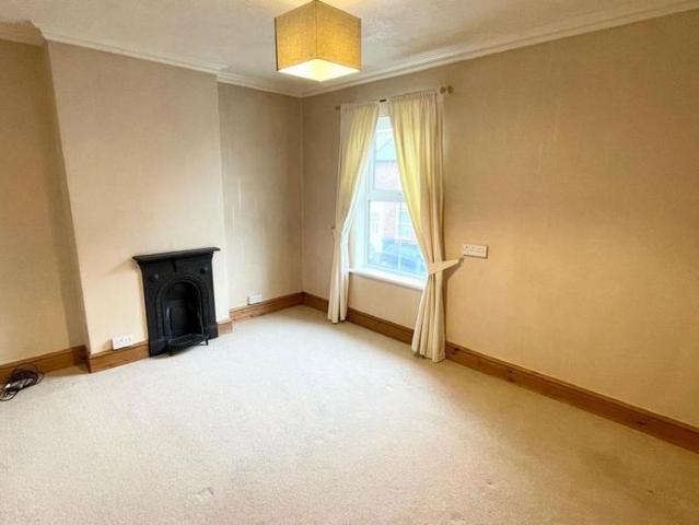 2 bedroom semi detached house to rent