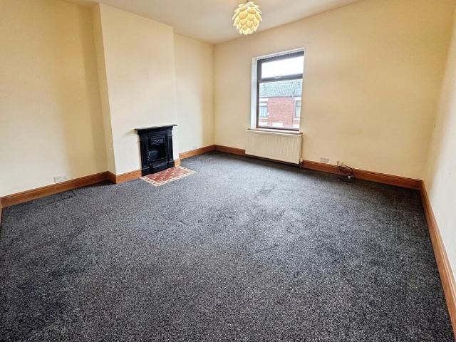 2 bedroom semi detached house to rent