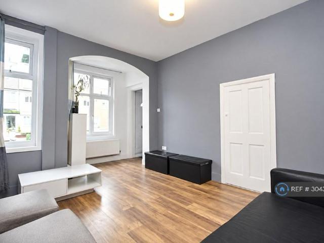 2 bedroom semi detached house to rent