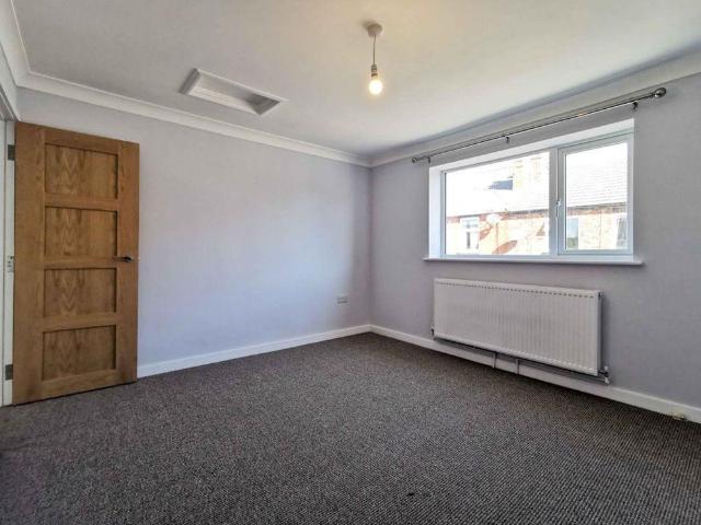 2 bedroom semi detached house to rent