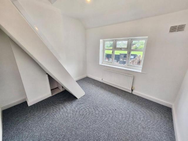 2 bedroom semi detached house to rent