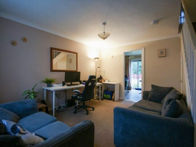 2 bedroom semi detached house to rent