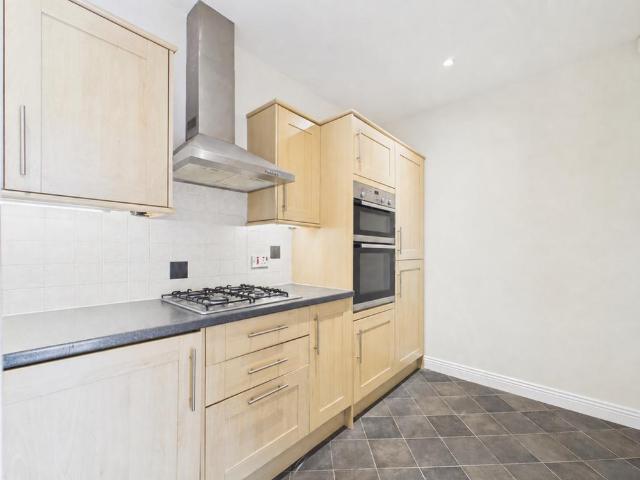 2 bedroom semi detached house to rent