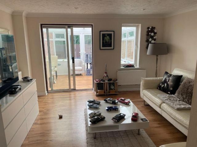 2 bedroom semi detached house to rent