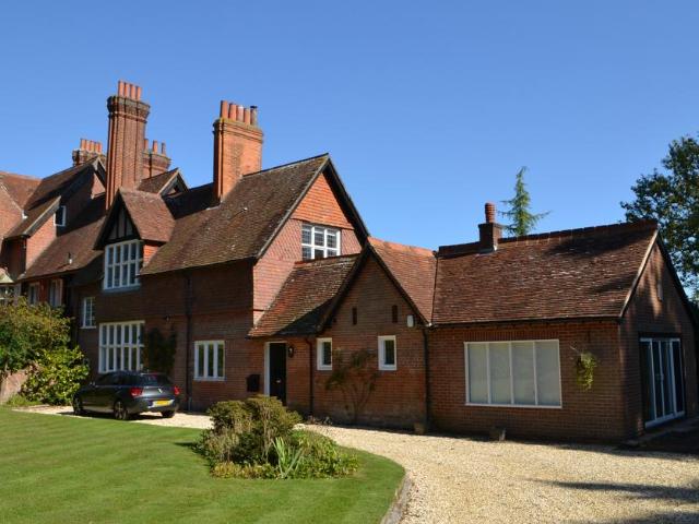 2 bedroom semi detached house to rent