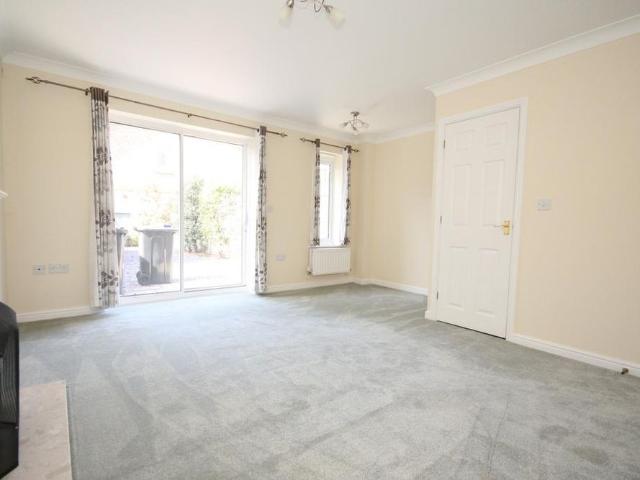 2 bedroom semi detached house to rent