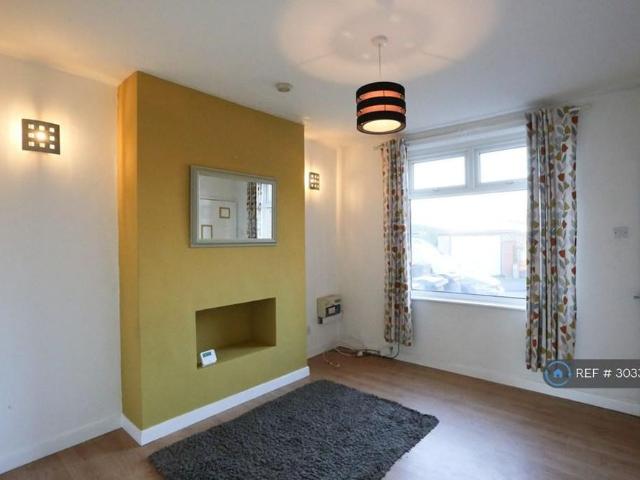 2 bedroom semi detached house to rent