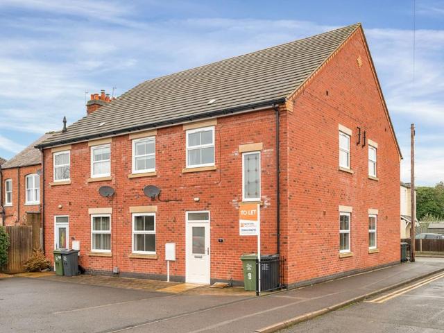 2 bedroom semi detached house to rent