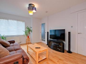 2 bedroom semi detached house to rent