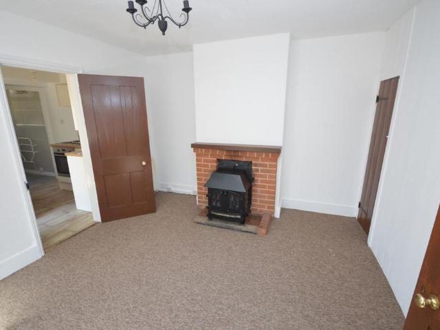 2 bedroom semi detached house to rent