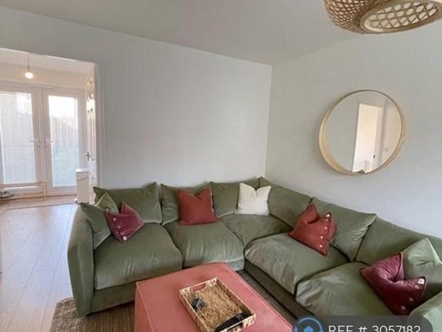 2 bedroom semi detached house to rent
