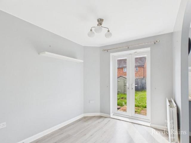 2 bedroom semi detached house to rent