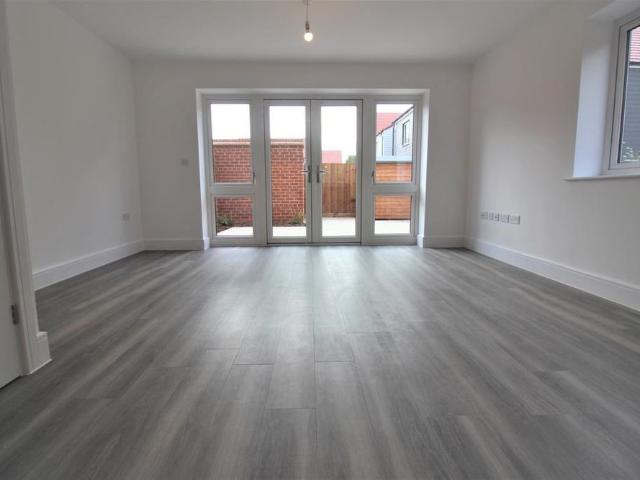 2 bedroom semi detached house to rent