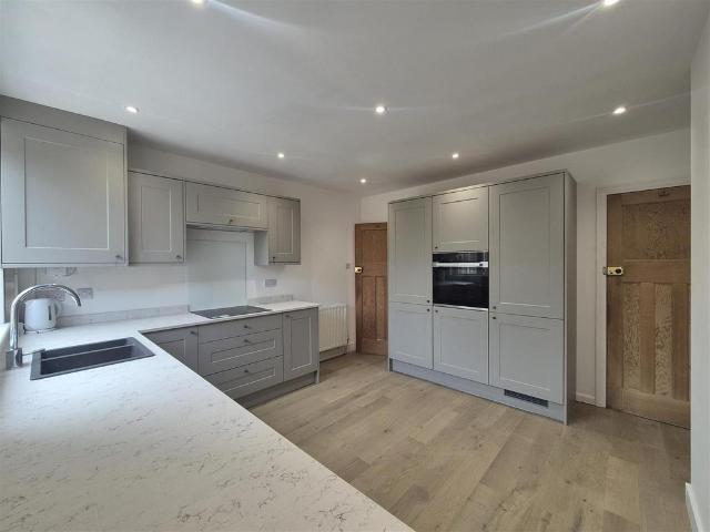 2 bedroom semi detached house to rent