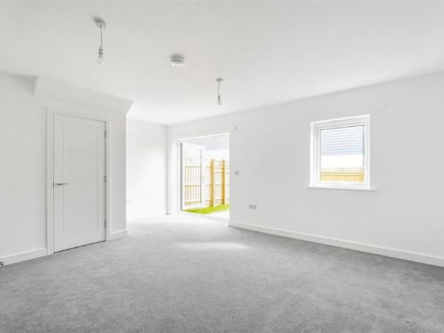 2 bedroom semi detached house to rent
