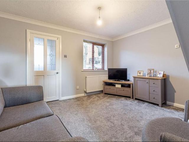 2 bedroom semi detached house to rent