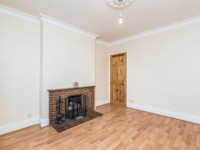 2 bedroom semi detached house to rent