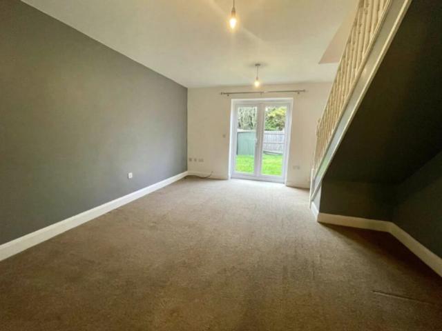 2 bedroom semi detached house to rent