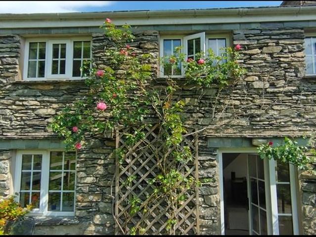 2 bedroom semi detached house to rent