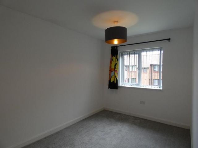 2 bedroom semi detached house to rent