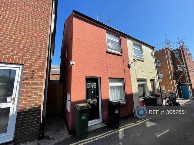 2 bedroom semi detached house to rent