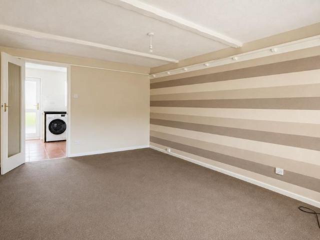 2 bedroom semi detached house to rent