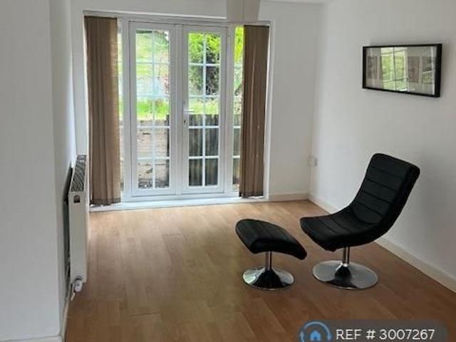 2 bedroom semi detached house to rent