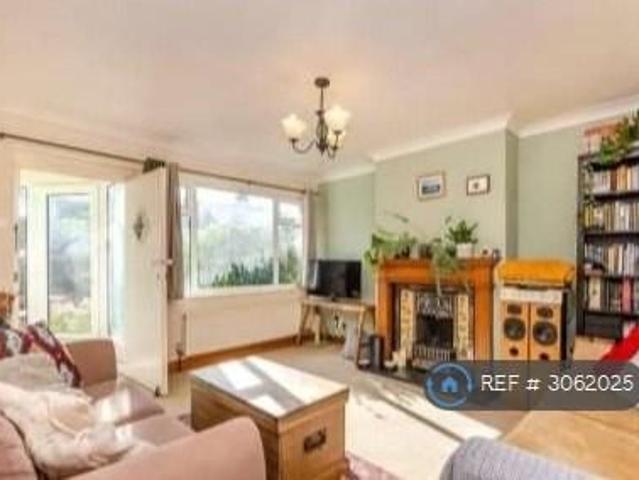 2 bedroom semi detached house to rent